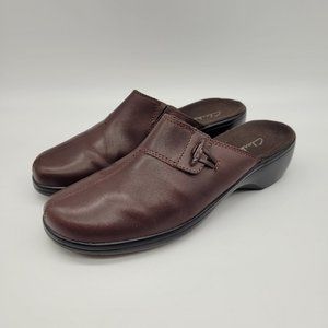 Clarks Split Toe Stitched Brown Leather Slip On Clogs Mules - Size 9M